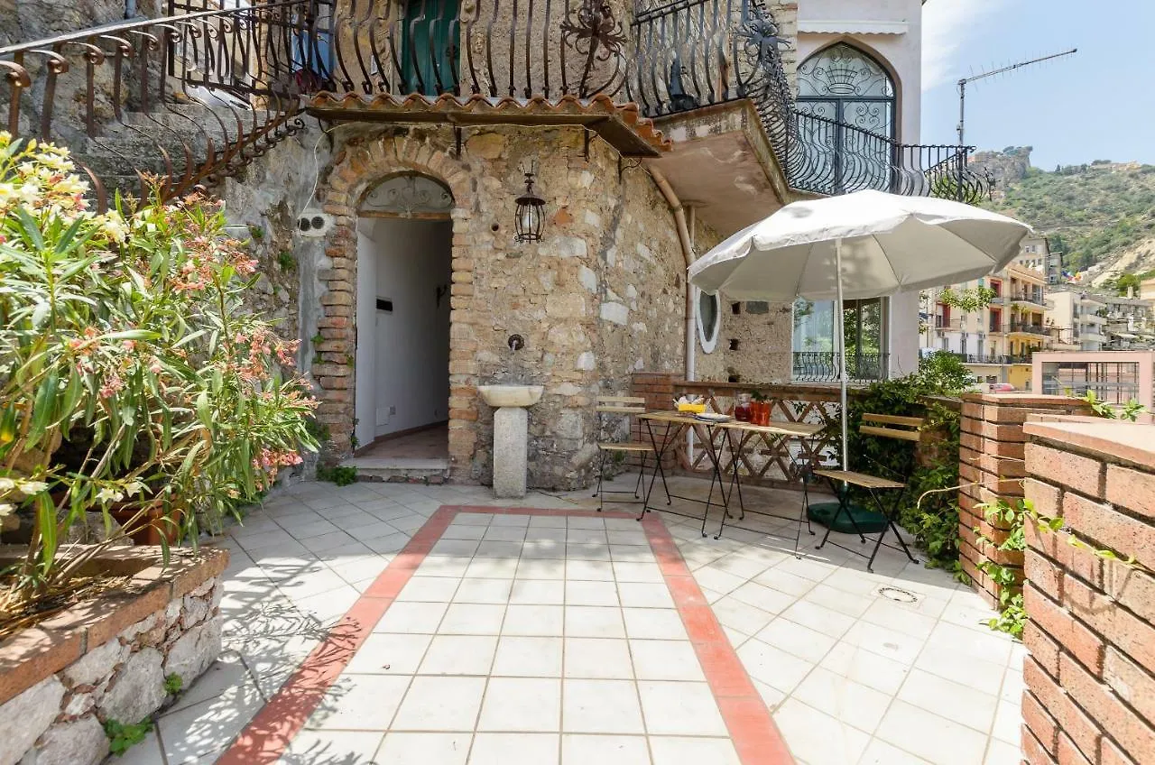 La Finestra Di Taormina Villa Italy